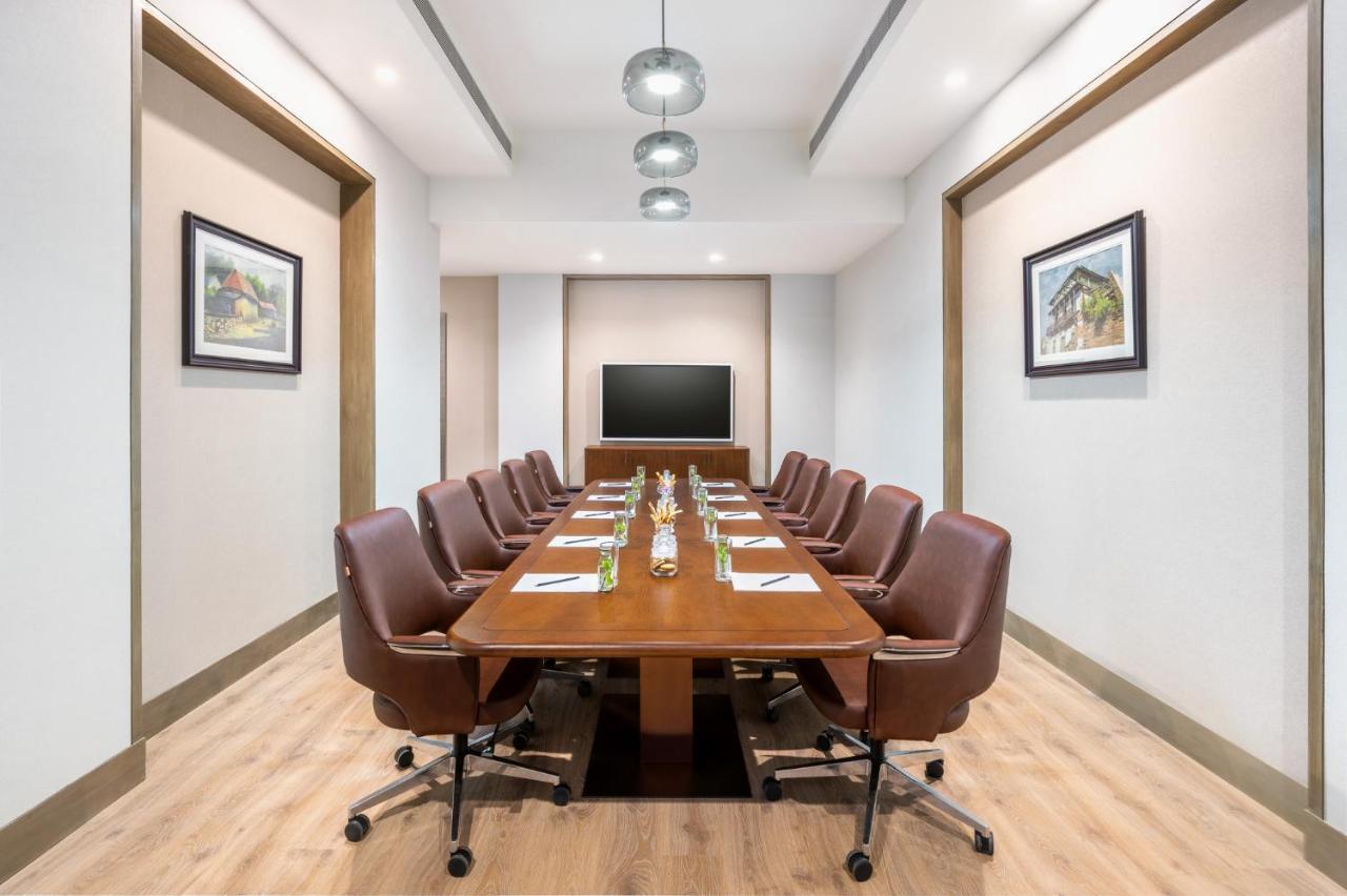 Vivanta Ahmedabad Sg Highway Zewnętrze zdjęcie