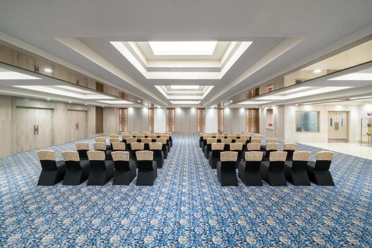Vivanta Ahmedabad Sg Highway Zewnętrze zdjęcie
