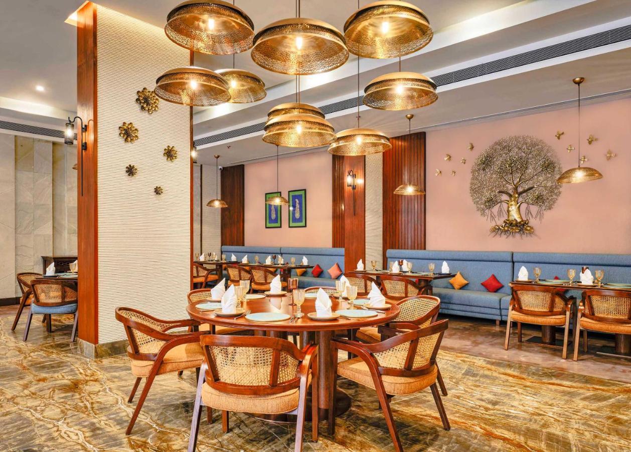 Vivanta Ahmedabad Sg Highway Zewnętrze zdjęcie