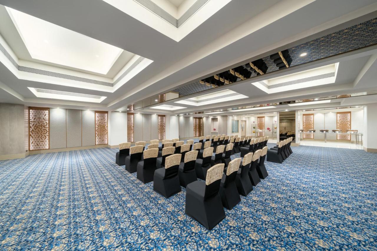 Vivanta Ahmedabad Sg Highway Zewnętrze zdjęcie