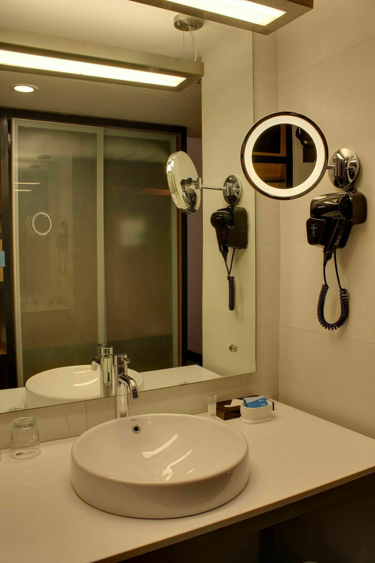 Vivanta Ahmedabad Sg Highway Zewnętrze zdjęcie