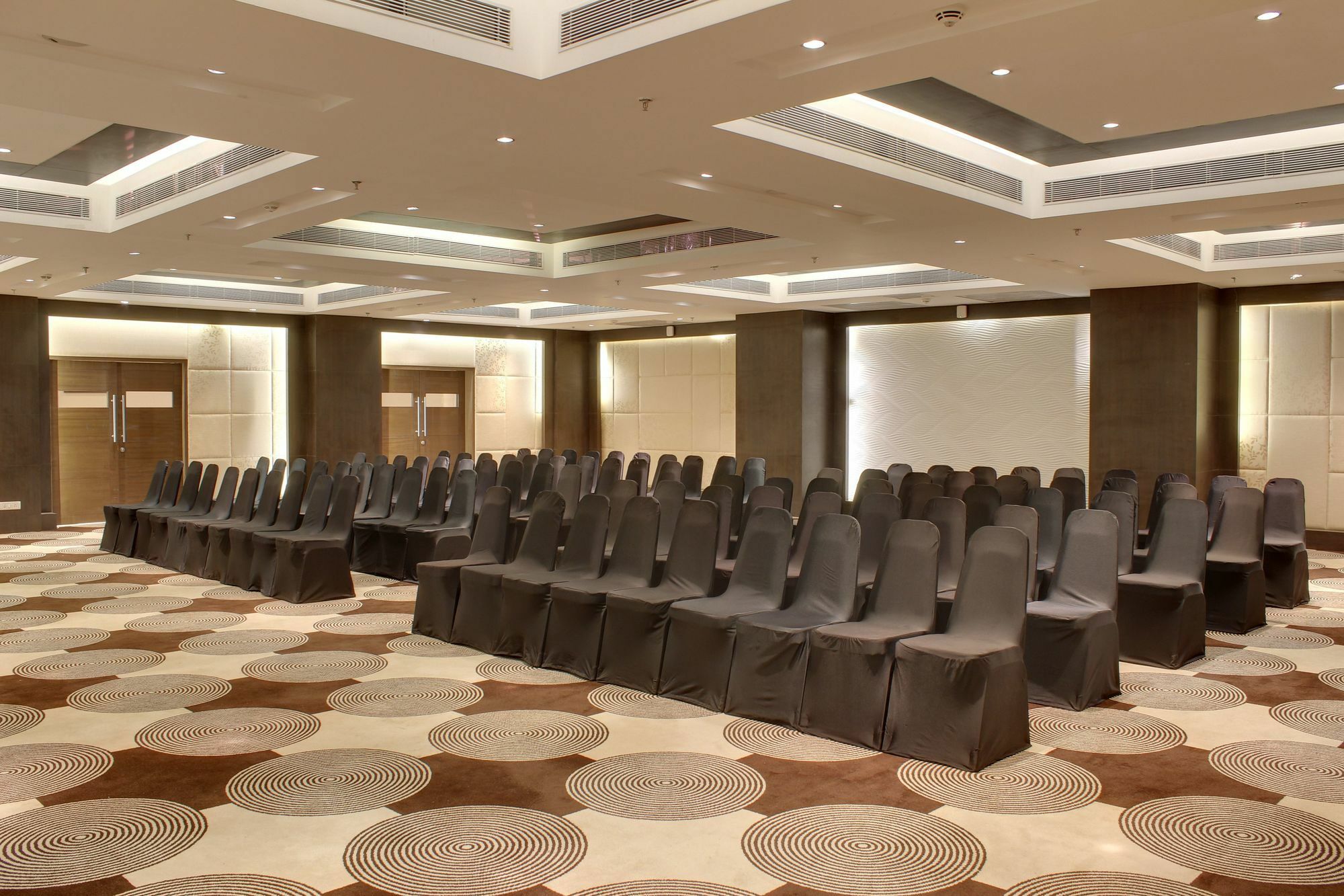 Vivanta Ahmedabad Sg Highway Zewnętrze zdjęcie